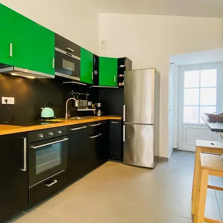 Contemporaine à Proximité De La Et Du Centre Village *