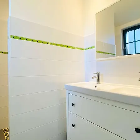 Contemporaine à Proximité De La Et Du Centre Village Villa *