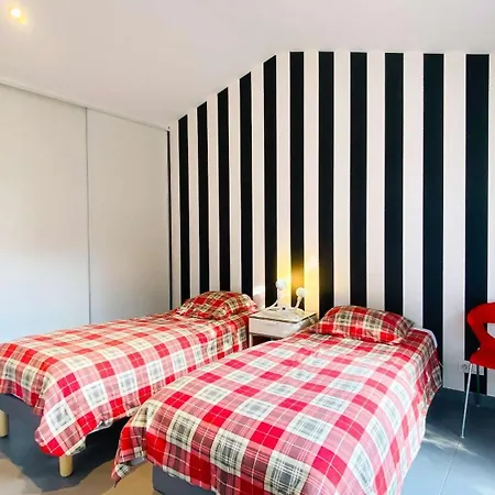 Villa Contemporaine A Proximite De La Et Du Centre Village *