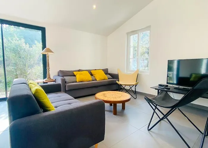 Villa Contemporaine à Proximité De La Et Du Centre Village